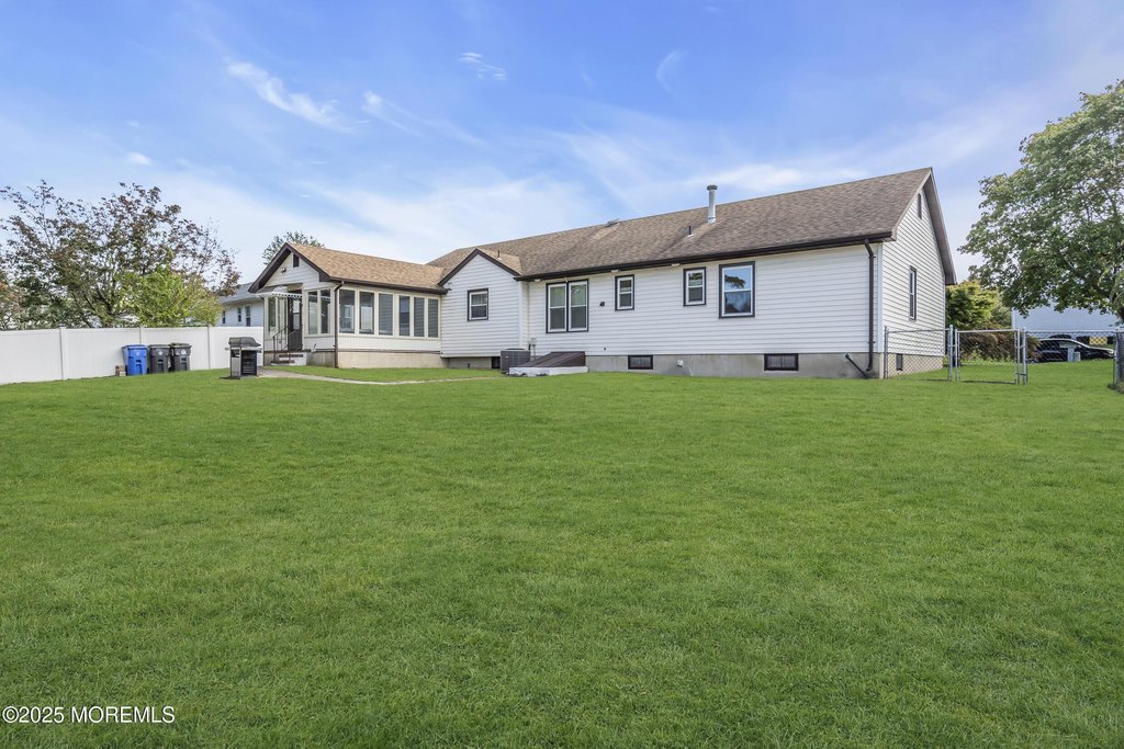 Toms River, New Jersey, 08753, United States, 3 Bedrooms Bedrooms, ,2 BathroomsBathrooms,Residential,Forsale,1994030