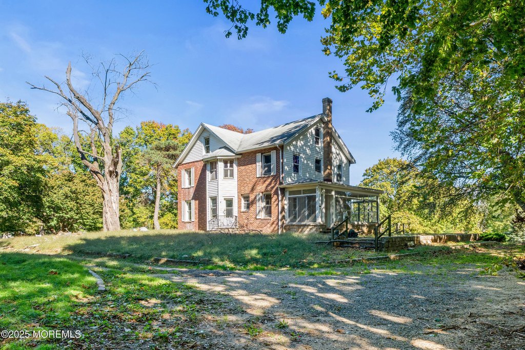 Eatontown, New Jersey, 07724, United States, 4 Bedrooms Bedrooms, ,2 BathroomsBathrooms,Residential,Forsale,1984569