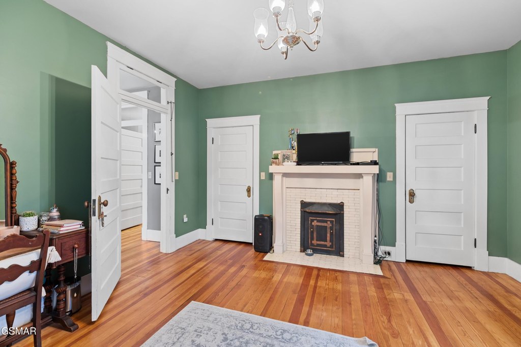 Dandridge, Tennessee, 37725, United States, 3 Bedrooms Bedrooms, ,2 BathroomsBathrooms,Residential,Forsale,1988735