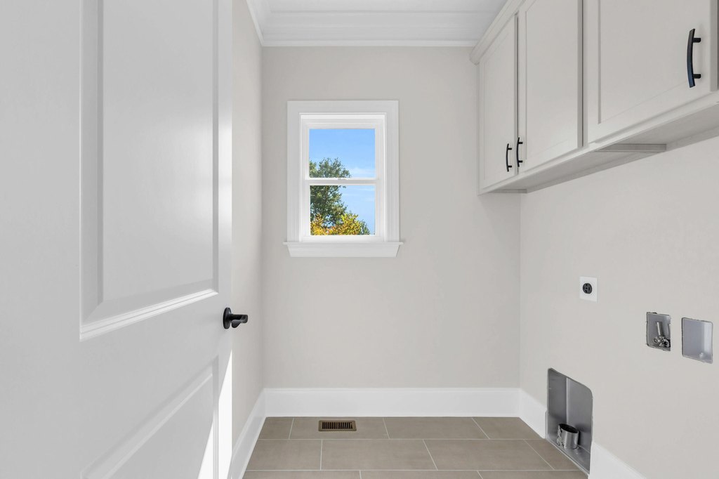 Chattanooga, Tennessee, 37421, United States, 5 Bedrooms Bedrooms, ,4 BathroomsBathrooms,Residential,Forsale,2009582