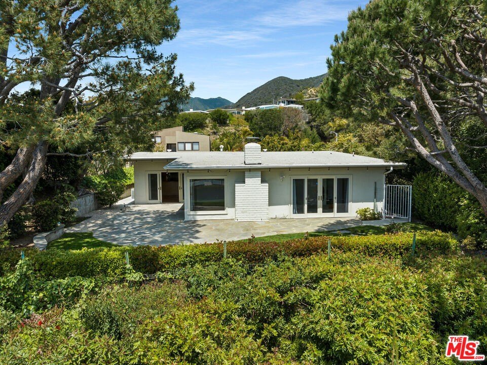 Malibu, California, 90265, United States, 4 Bedrooms Bedrooms, ,3 BathroomsBathrooms,Residential,Forsale,2009629