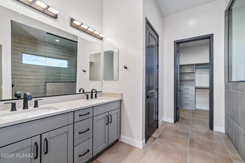 Tucson, Arizona, 85750, United States, 3 Bedrooms Bedrooms, ,3.5 BathroomsBathrooms,Residential,Forsale,1990097