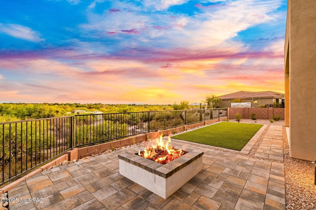 Tucson, Arizona, 85750, United States, 3 Bedrooms Bedrooms, ,3.5 BathroomsBathrooms,Residential,Forsale,1990097