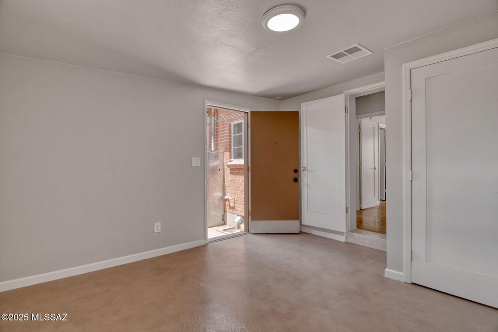 Tucson, Arizona, 85711, United States, 4 Bedrooms Bedrooms, ,2 BathroomsBathrooms,Residential,Forsale,1990103