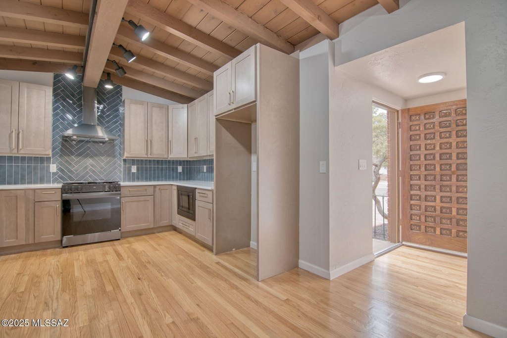 Tucson, Arizona, 85711, United States, 4 Bedrooms Bedrooms, ,2 BathroomsBathrooms,Residential,Forsale,1990103