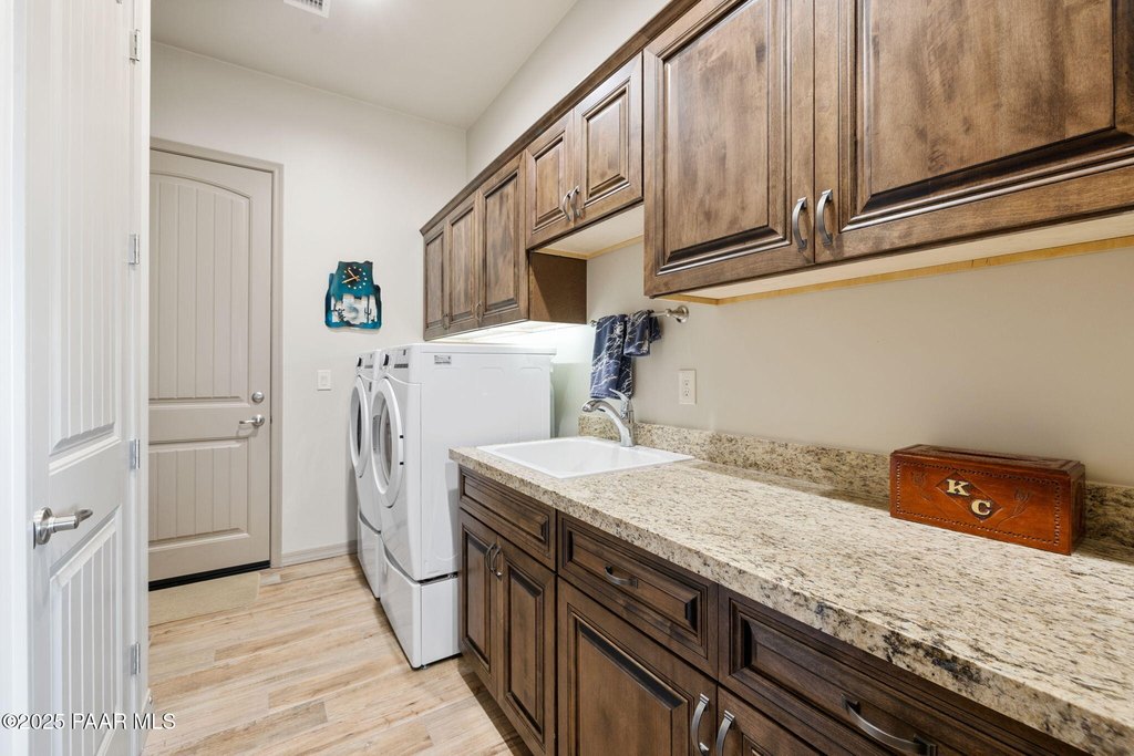 Prescott Valley, Arizona, 86315, United States, 3 Bedrooms Bedrooms, ,2 BathroomsBathrooms,Residential,Forsale,1929278