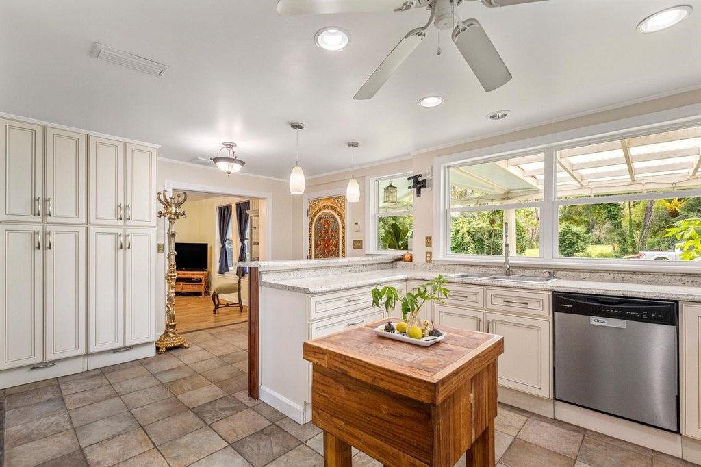 Monticello, Florida, 32344, United States, 3 Bedrooms Bedrooms, ,3 BathroomsBathrooms,Residential,Forsale,1995098