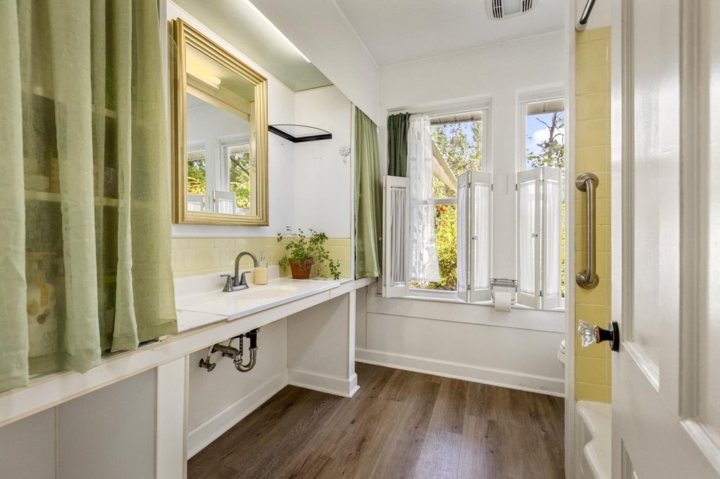 Monticello, Florida, 32344, United States, 3 Bedrooms Bedrooms, ,3 BathroomsBathrooms,Residential,Forsale,1995098