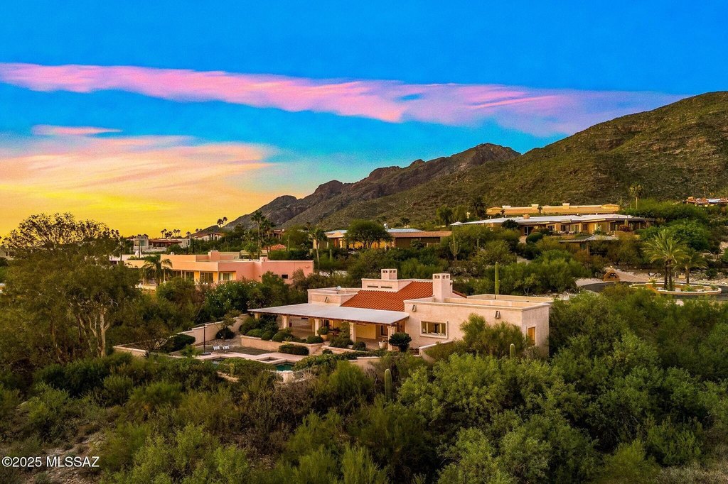 Tucson, Arizona, 85718, United States, 4 Bedrooms Bedrooms, ,3 BathroomsBathrooms,Residential,Forsale,1990373