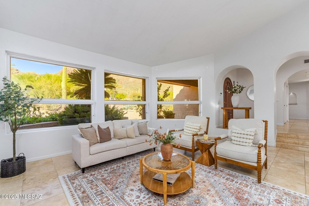 Tucson, Arizona, 85718, United States, 4 Bedrooms Bedrooms, ,3 BathroomsBathrooms,Residential,Forsale,1990373