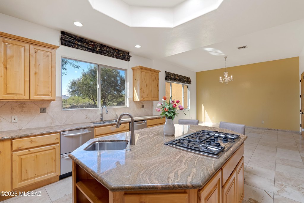 Tucson, Arizona, 85755, United States, 4 Bedrooms Bedrooms, ,5.5 BathroomsBathrooms,Residential,Forsale,1990104