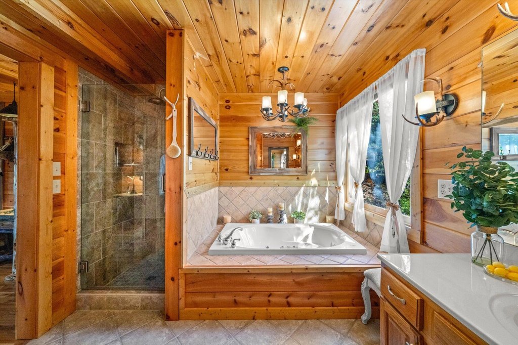 Sevierville, Tennessee, 37862, United States, 3 Bedrooms Bedrooms, ,3 BathroomsBathrooms,Residential,Forsale,1988739