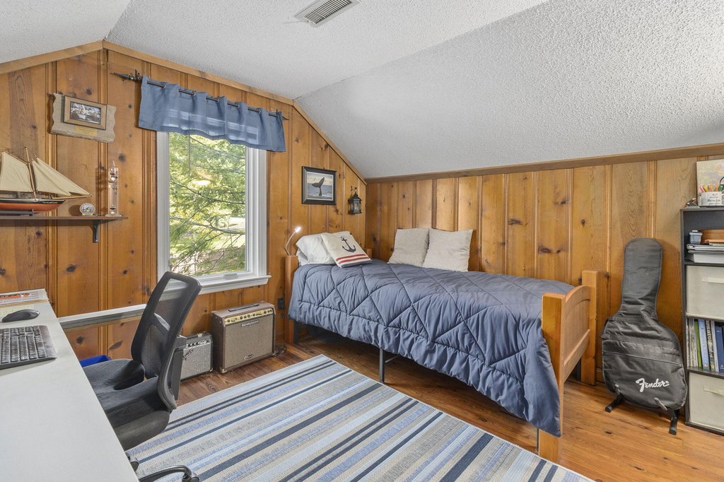 Signal Mountain, Tennessee, 37377, United States, 4 Bedrooms Bedrooms, ,2.5 BathroomsBathrooms,Residential,Forsale,2004666