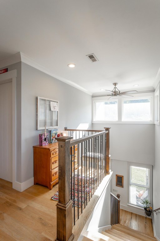 Chattanooga, Tennessee, 37405, United States, 4 Bedrooms Bedrooms, ,3.5 BathroomsBathrooms,Residential,Forsale,1995329