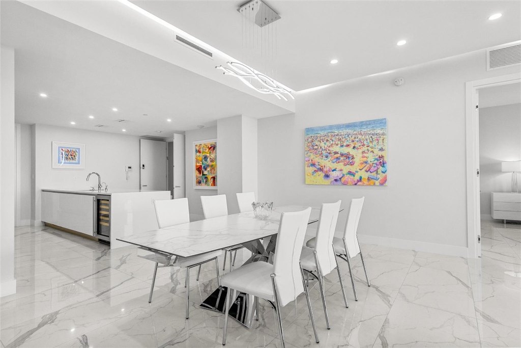 Fort Lauderdale, Florida, 33304, United States, 2 Bedrooms Bedrooms, ,2 BathroomsBathrooms,Residential,Forsale,2011614