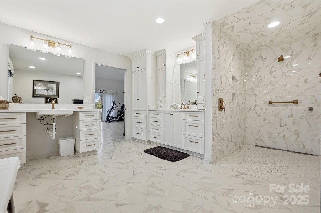 Lake Wylie, South Carolina, 29710, United States, 4 Bedrooms Bedrooms, ,4.5 BathroomsBathrooms,Residential,Forsale,2004559