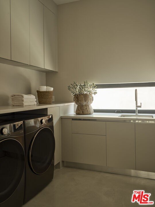 Malibu, California, 90265, United States, 4 Bedrooms Bedrooms, ,3.5 BathroomsBathrooms,Residential,Forsale,1922134