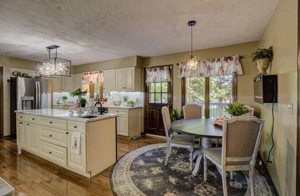 Newport, Tennessee, 37821, United States, 4 Bedrooms Bedrooms, ,3.5 BathroomsBathrooms,Residential,Forsale,1988741