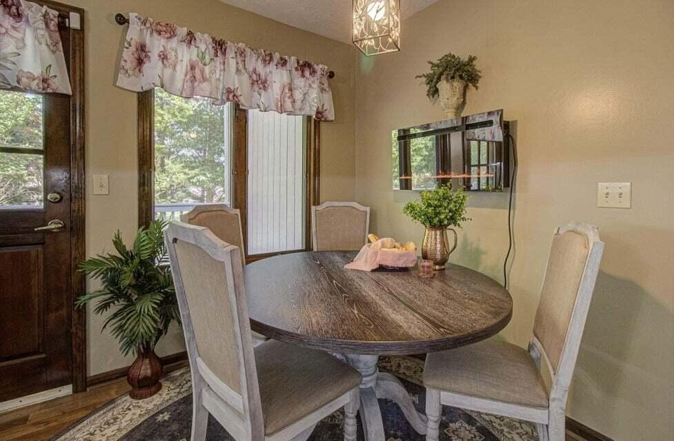 Newport, Tennessee, 37821, United States, 4 Bedrooms Bedrooms, ,3.5 BathroomsBathrooms,Residential,Forsale,1988741