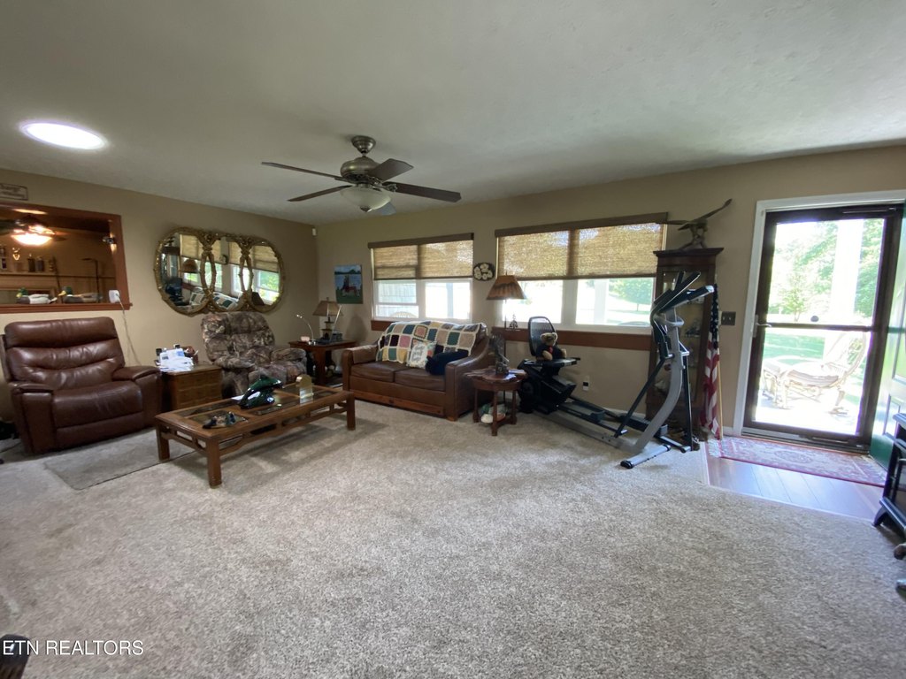 Spring City, Tennessee, 37381, United States, 3 Bedrooms Bedrooms, ,2 BathroomsBathrooms,Residential,Forsale,1952848