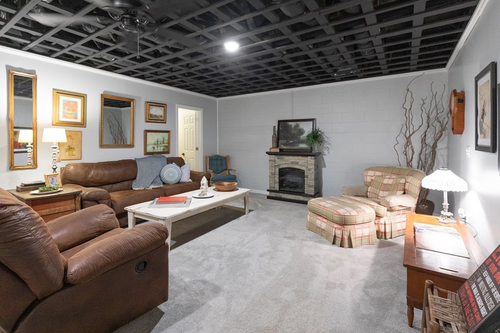 Sparta, Tennessee, 38583, United States, 3 Bedrooms Bedrooms, ,3 BathroomsBathrooms,Residential,Forsale,2010950