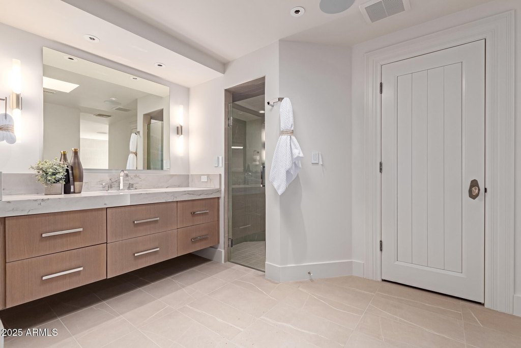 Carefree, Arizona, 85377, United States, 4 Bedrooms Bedrooms, ,5 BathroomsBathrooms,Residential,Forsale,1968441