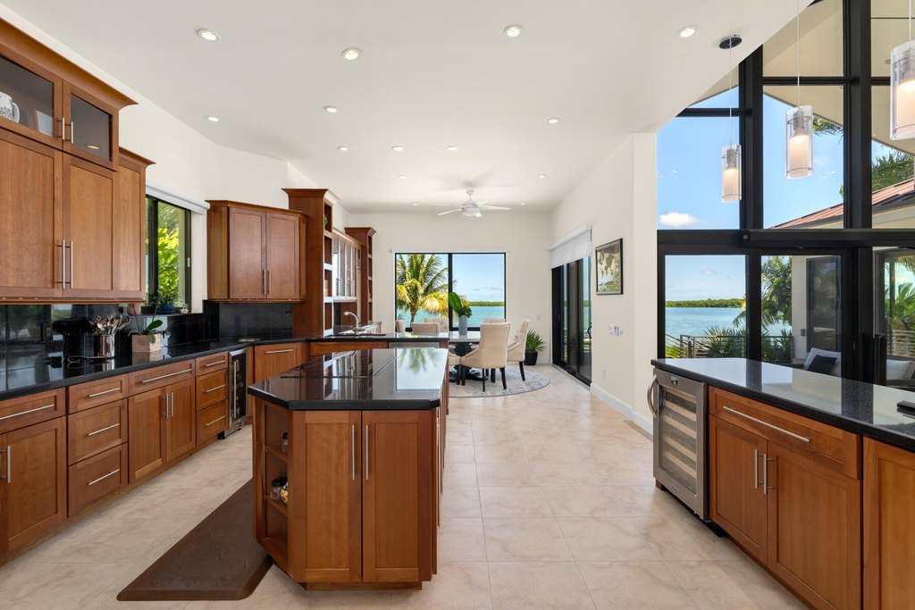 Shark Key, Florida, 33040, United States, 3 Bedrooms Bedrooms, ,3.5 BathroomsBathrooms,Residential,Forsale,2011114