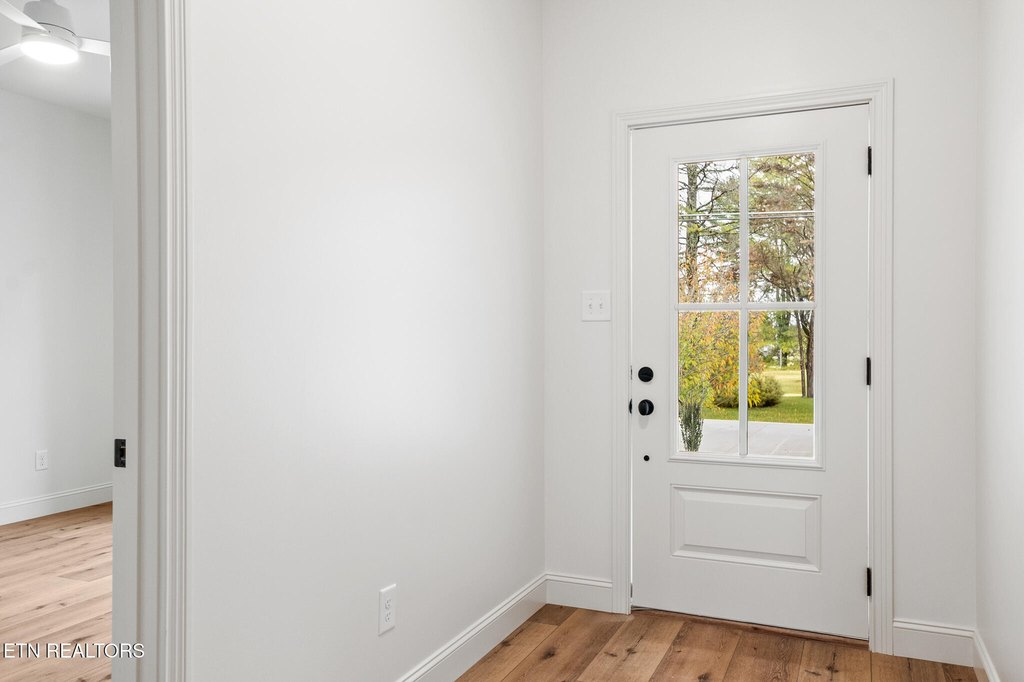 Clinton, Tennessee, 37716, United States, 3 Bedrooms Bedrooms, ,3 BathroomsBathrooms,Residential,Forsale,1999454