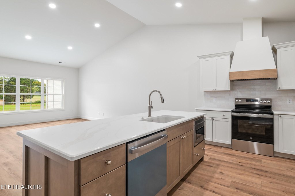 Clinton, Tennessee, 37716, United States, 3 Bedrooms Bedrooms, ,2 BathroomsBathrooms,Residential,Forsale,2012721