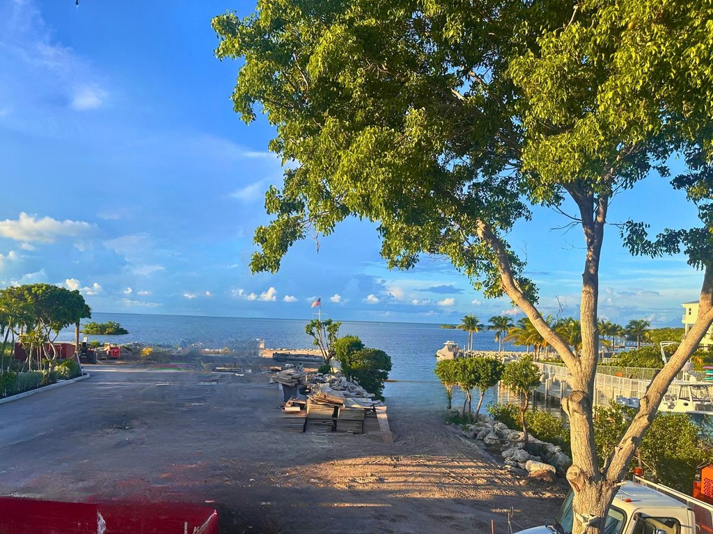 MARATHON, Florida, 33050, United States, 4 Bedrooms Bedrooms, ,4.5 BathroomsBathrooms,Residential,Forsale,1964527