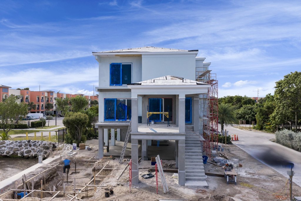 MARATHON, Florida, 33050, United States, 4 Bedrooms Bedrooms, ,4.5 BathroomsBathrooms,Residential,Forsale,1964527