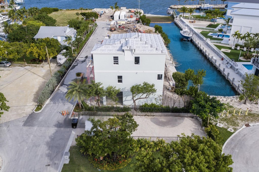 MARATHON, Florida, 33050, United States, 4 Bedrooms Bedrooms, ,4.5 BathroomsBathrooms,Residential,Forsale,1964527