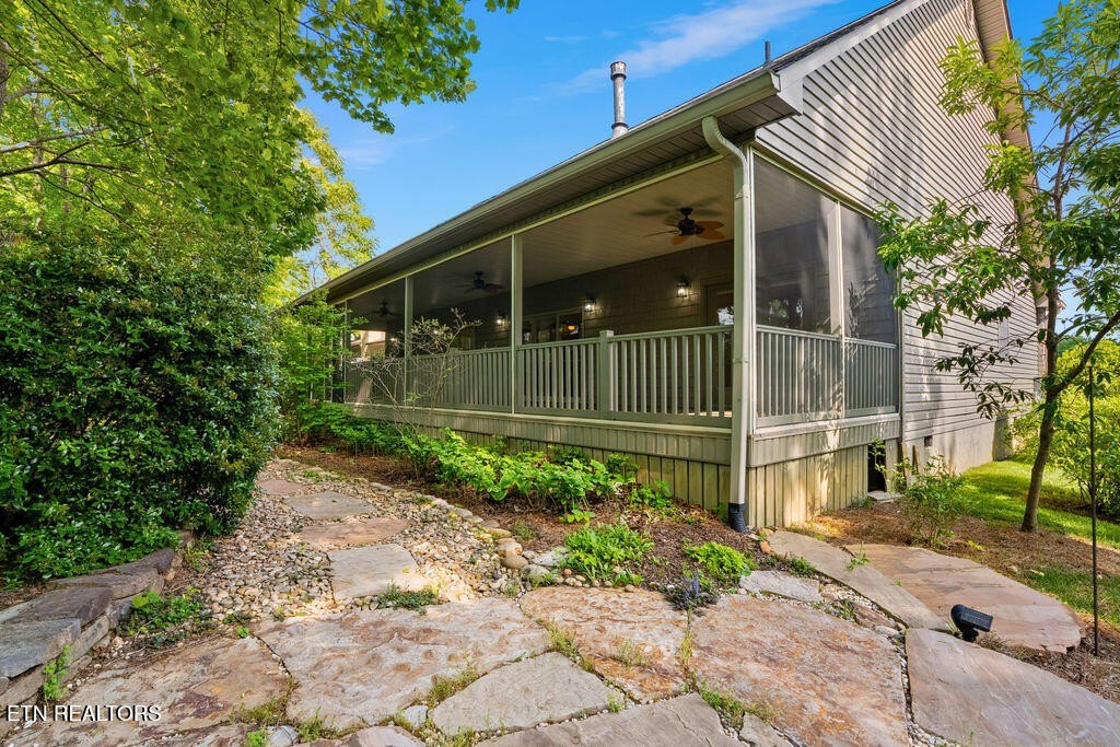 Loudon, Tennessee, 37774, United States, 3 Bedrooms Bedrooms, ,3 BathroomsBathrooms,Residential,Forsale,1893719