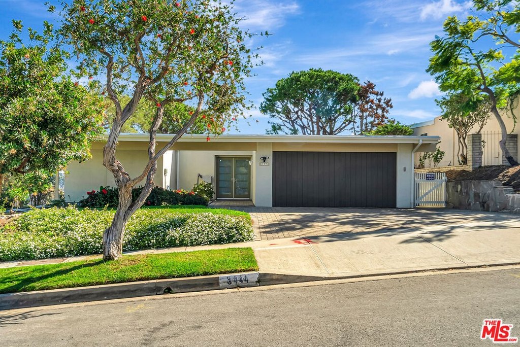 Malibu, California, 90265, United States, 4 Bedrooms Bedrooms, ,3 BathroomsBathrooms,Residential,Forsale,2001430