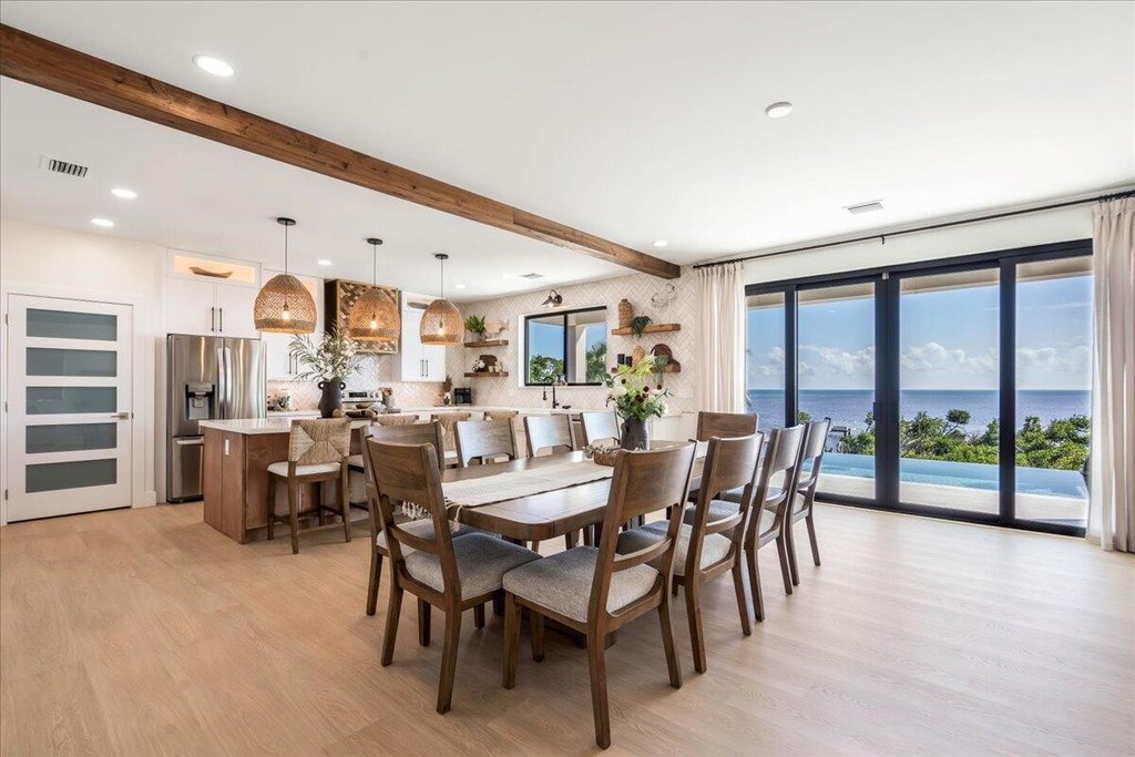 MARATHON, Florida, 33050, United States, 6 Bedrooms Bedrooms, ,6.5 BathroomsBathrooms,Residential,Forsale,2004345