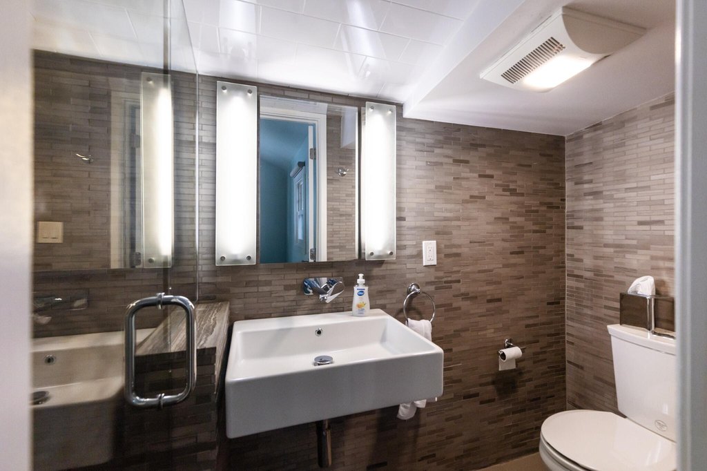 KEY WEST, Florida, 33040, United States, 7 Bedrooms Bedrooms, ,7.5 BathroomsBathrooms,Residential,Forsale,2004373