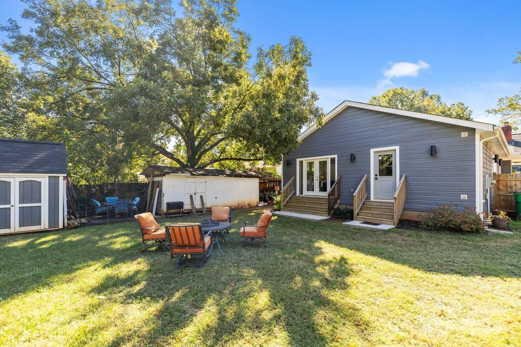 Charlotte, North Carolina, 28205, United States, 2 Bedrooms Bedrooms, ,2 BathroomsBathrooms,Residential,Forsale,2004560