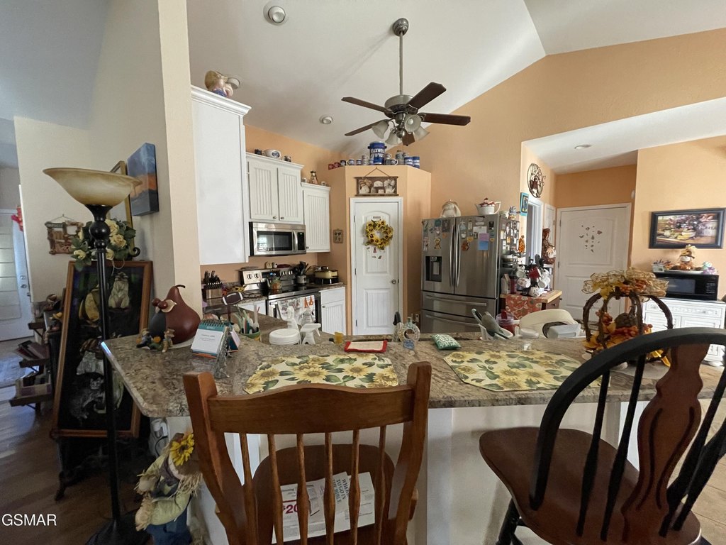 Dandridge, Tennessee, 37725, United States, 3 Bedrooms Bedrooms, ,2.5 BathroomsBathrooms,Residential,Forsale,1999447