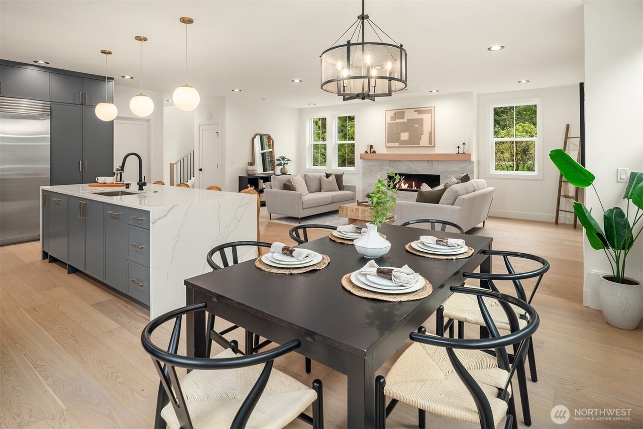 Kirkland, Washington, 98033, United States, 5 Bedrooms Bedrooms, ,4 BathroomsBathrooms,Residential,Forsale,1990717