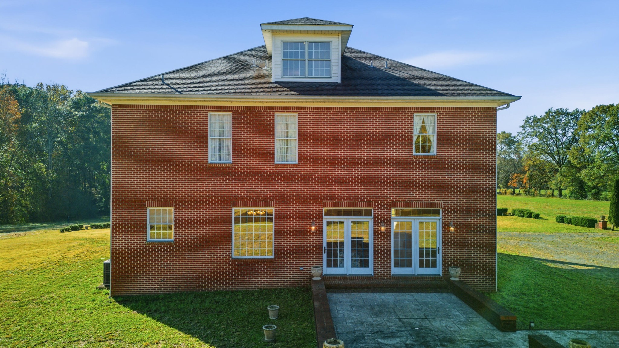 Bridgeport, Alabama, 35740, United States, 4 Bedrooms Bedrooms, ,3.5 BathroomsBathrooms,Residential,Forsale,2009579