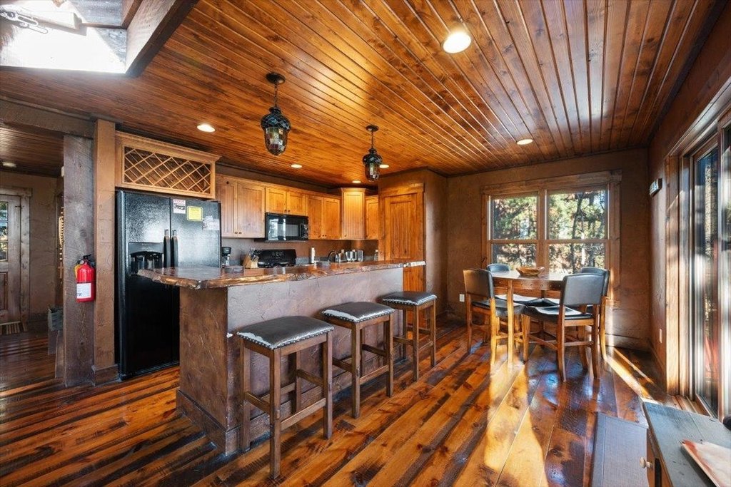 Lead, South Dakota, 57754, United States, 4 Bedrooms Bedrooms, ,2.5 BathroomsBathrooms,Residential,Forsale,2004329