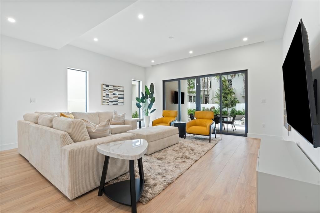 Fort Lauderdale, Florida, 33316, United States, 4 Bedrooms Bedrooms, ,4 BathroomsBathrooms,Residential,Forsale,1994072