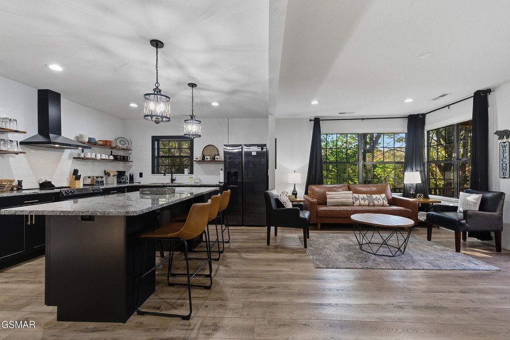 Sevierville, Tennessee, 37862, United States, 3 Bedrooms Bedrooms, ,3 BathroomsBathrooms,Residential,Forsale,1999444