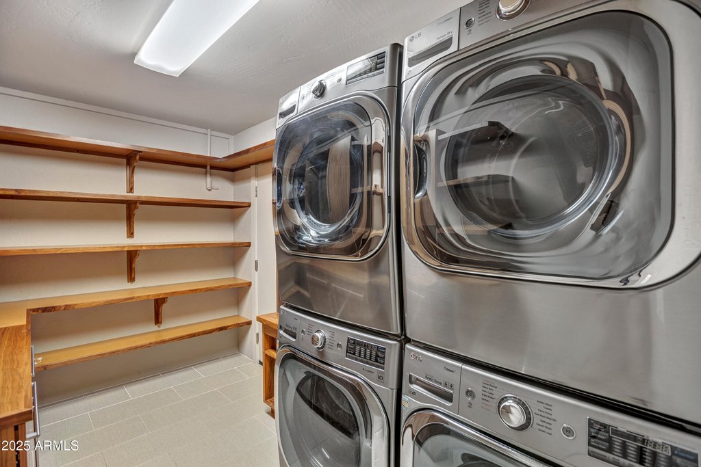 Sedona, Arizona, 86336, United States, 3 Bedrooms Bedrooms, ,3 BathroomsBathrooms,Residential,Forsale,2004617