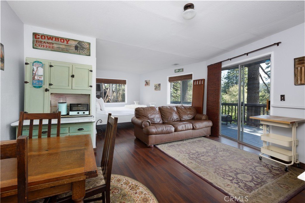 Lake Arrowhead, California, 92352, United States, 3 Bedrooms Bedrooms, ,3 BathroomsBathrooms,Residential,Forsale,1953305