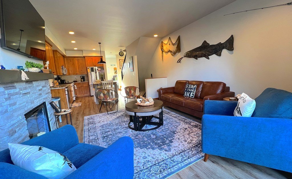 McCall, Idaho, 83638, United States, 2 Bedrooms Bedrooms, ,2.5 BathroomsBathrooms,Residential,Forsale,1996724