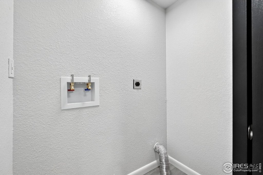 Loveland, Colorado, 80537, United States, 3 Bedrooms Bedrooms, ,2 BathroomsBathrooms,Residential,Forsale,2009191