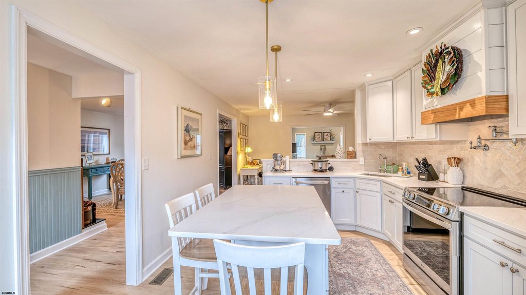 Somers Point, New Jersey, 08244, United States, 3 Bedrooms Bedrooms, ,2 BathroomsBathrooms,Residential,Forsale,1994155