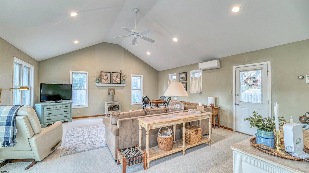 Somers Point, New Jersey, 08244, United States, 3 Bedrooms Bedrooms, ,2 BathroomsBathrooms,Residential,Forsale,1994155