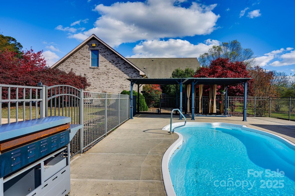 Newton, North Carolina, 28658, United States, 3 Bedrooms Bedrooms, ,2.5 BathroomsBathrooms,Residential,Forsale,2007721